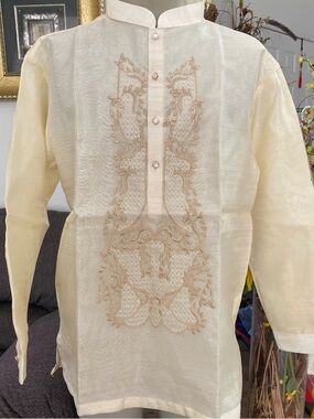 Men's 2XL Embroidered Barong Tagalog Shirt in Ivory and Mandarin Collar